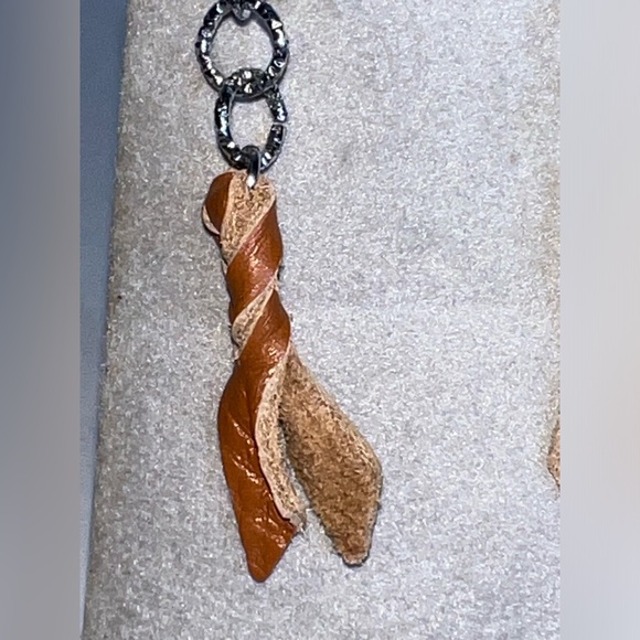 Beautiful Hand-Crafted Earrings Brown Leather Twist - Picture 4 of 4